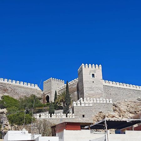 Casita La Paloma Bonita Del Pescador Hasta 5 Personas En El Casco Antiguo La Medina Centro Almeria Bajo Alcazaba Terraza Buena Vista Parking Privado Y Sabanas En Opcion Luaran gambar