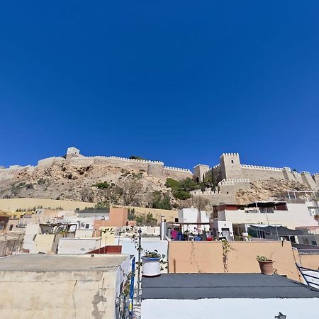 Casita La Paloma Bonita Del Pescador Hasta 5 Personas En El Casco Antiguo La Medina Centro Almeria Bajo Alcazaba Terraza Buena Vista Parking Privado Y Sabanas En Opcion Luaran gambar