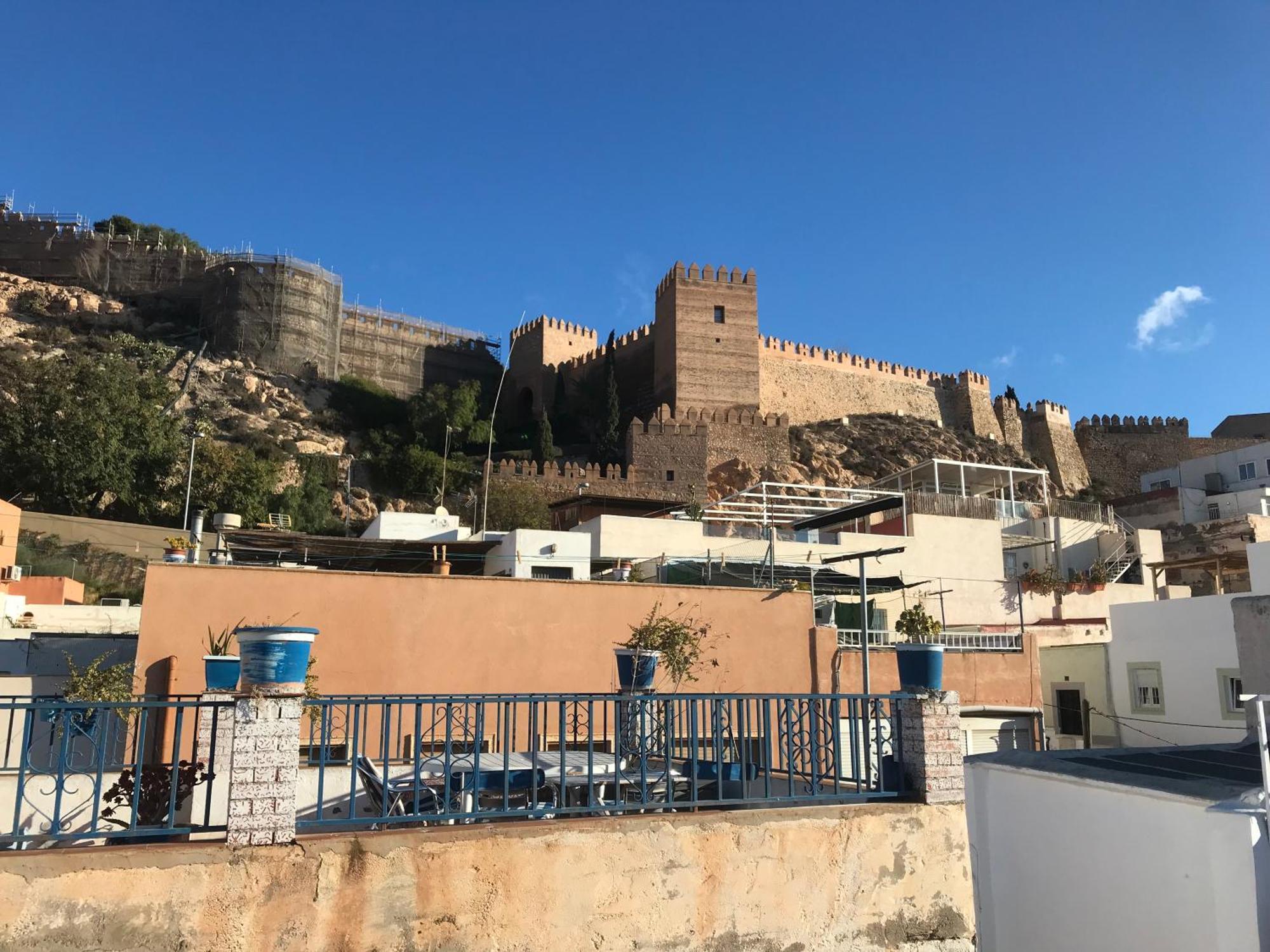 Casita La Paloma Bonita Del Pescador Hasta 5 Personas En El Casco Antiguo La Medina Centro Almeria Bajo Alcazaba Terraza Buena Vista Parking Privado Y Sabanas En Opcion Luaran gambar