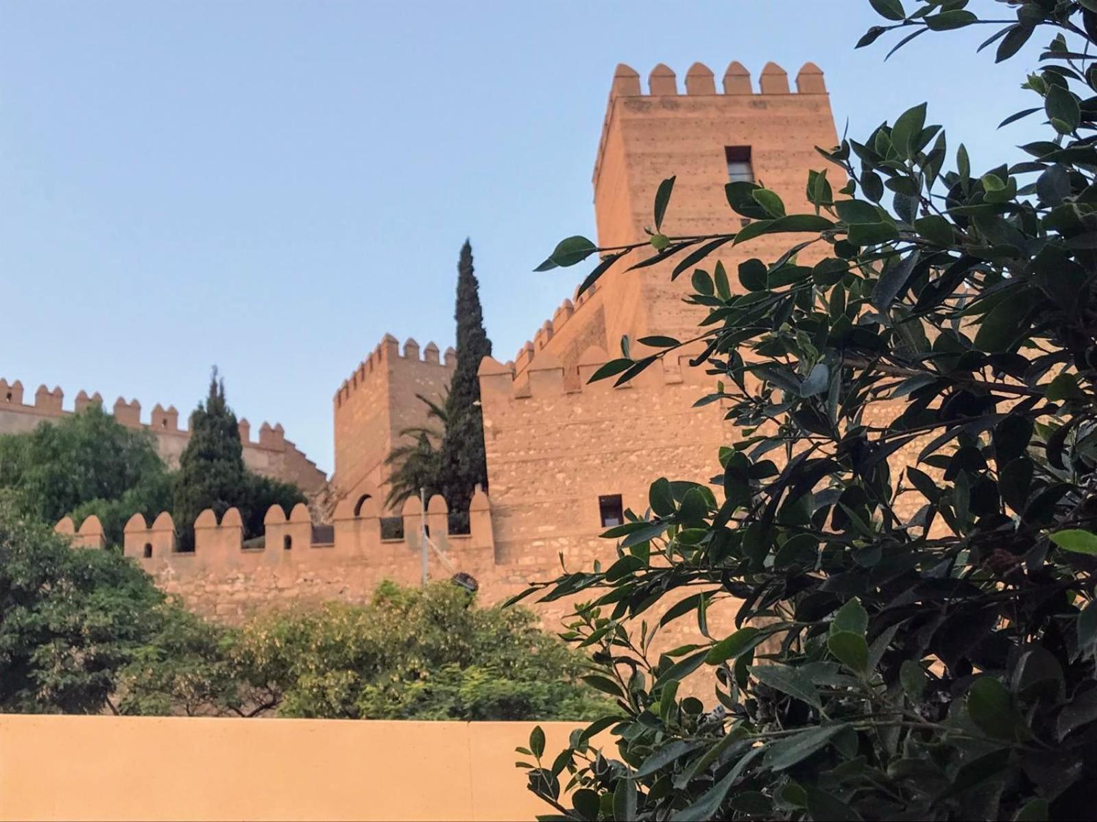 Casita La Paloma Bonita Del Pescador Hasta 5 Personas En El Casco Antiguo La Medina Centro Almeria Bajo Alcazaba Terraza Buena Vista Parking Privado Y Sabanas En Opcion Luaran gambar