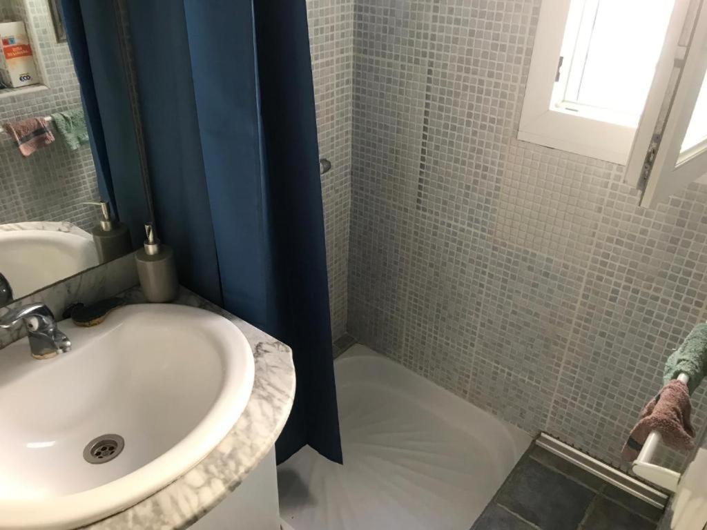 Casita La Paloma Bonita Del Pescador Hasta 5 Personas En El Casco Antiguo La Medina Centro Almeria Bajo Alcazaba Terraza Buena Vista Parking Privado Y Sabanas En Opcion Luaran gambar