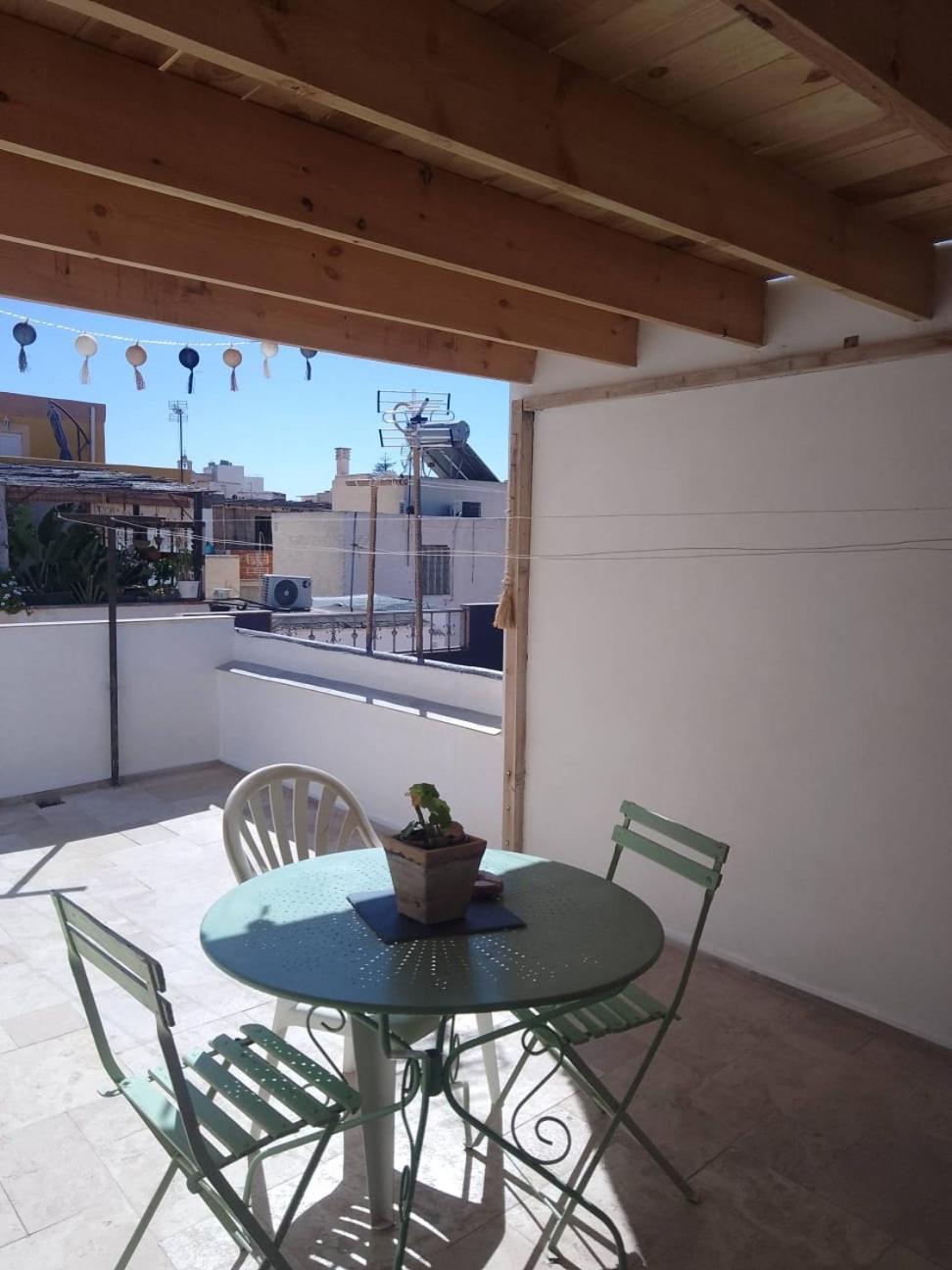 Casita La Paloma Bonita Del Pescador Hasta 5 Personas En El Casco Antiguo La Medina Centro Almeria Bajo Alcazaba Terraza Buena Vista Parking Privado Y Sabanas En Opcion Luaran gambar