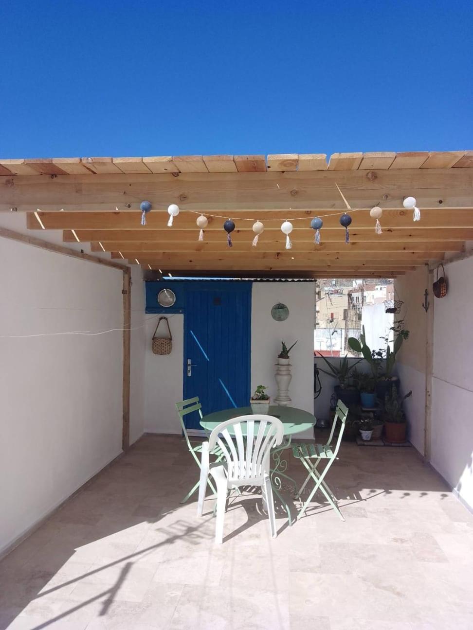 Casita La Paloma Bonita Del Pescador Hasta 5 Personas En El Casco Antiguo La Medina Centro Almeria Bajo Alcazaba Terraza Buena Vista Parking Privado Y Sabanas En Opcion Luaran gambar