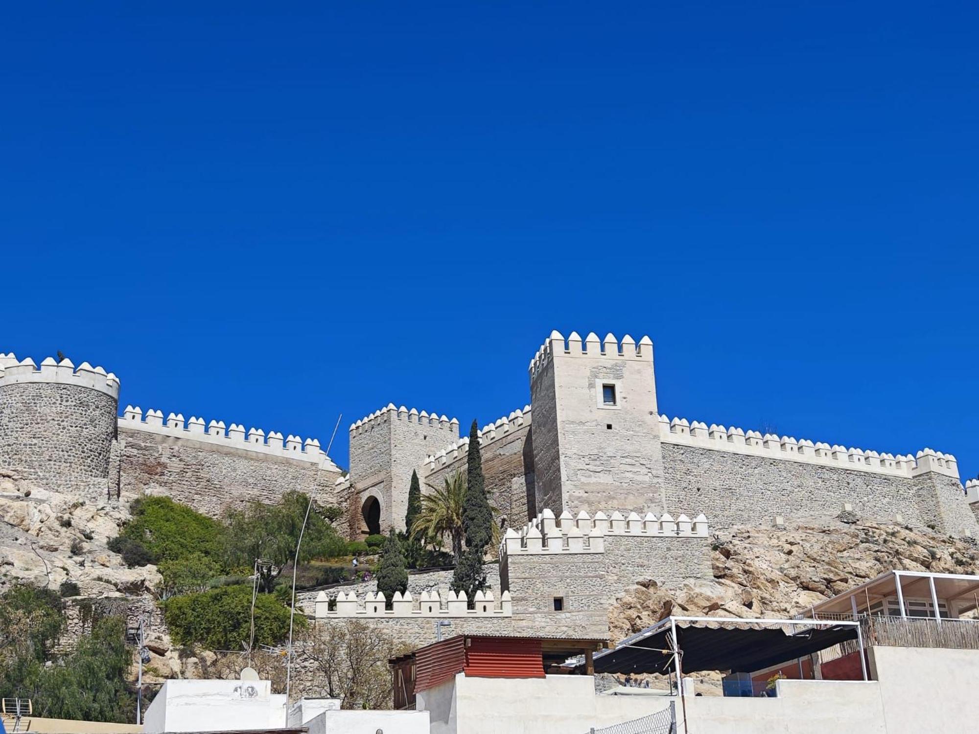 Casita La Paloma Bonita Del Pescador Hasta 5 Personas En El Casco Antiguo La Medina Centro Almeria Bajo Alcazaba Terraza Buena Vista Parking Privado Y Sabanas En Opcion Luaran gambar