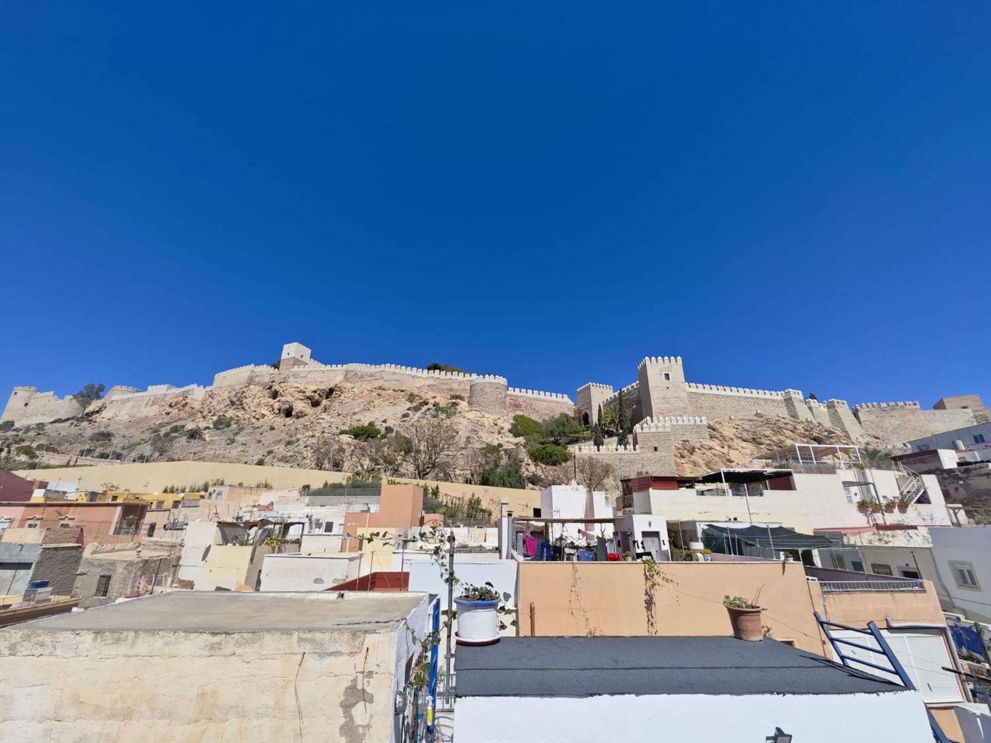 Casita La Paloma Bonita Del Pescador Hasta 5 Personas En El Casco Antiguo La Medina Centro Almeria Bajo Alcazaba Terraza Buena Vista Parking Privado Y Sabanas En Opcion Luaran gambar